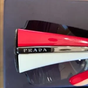 Authentic PRADA SPR 54G 5AV-5D1   115 Red White Smoke Lens Sunglasses s_wp_690781de3509d19b6d7925d7.webp main image 3